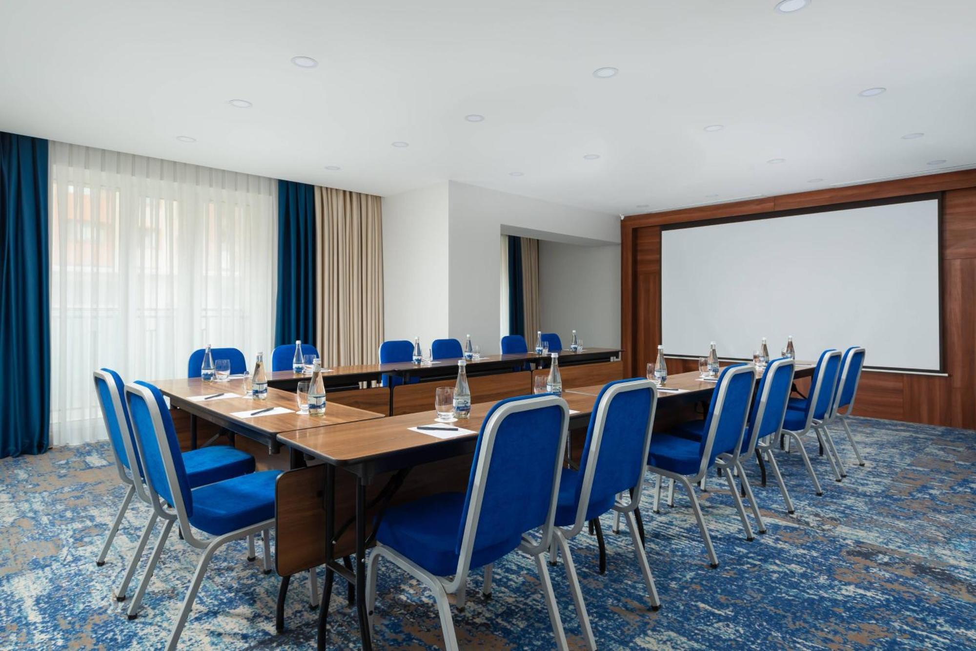 Courtyard By Marriott Tashkent Hotel Luaran gambar
